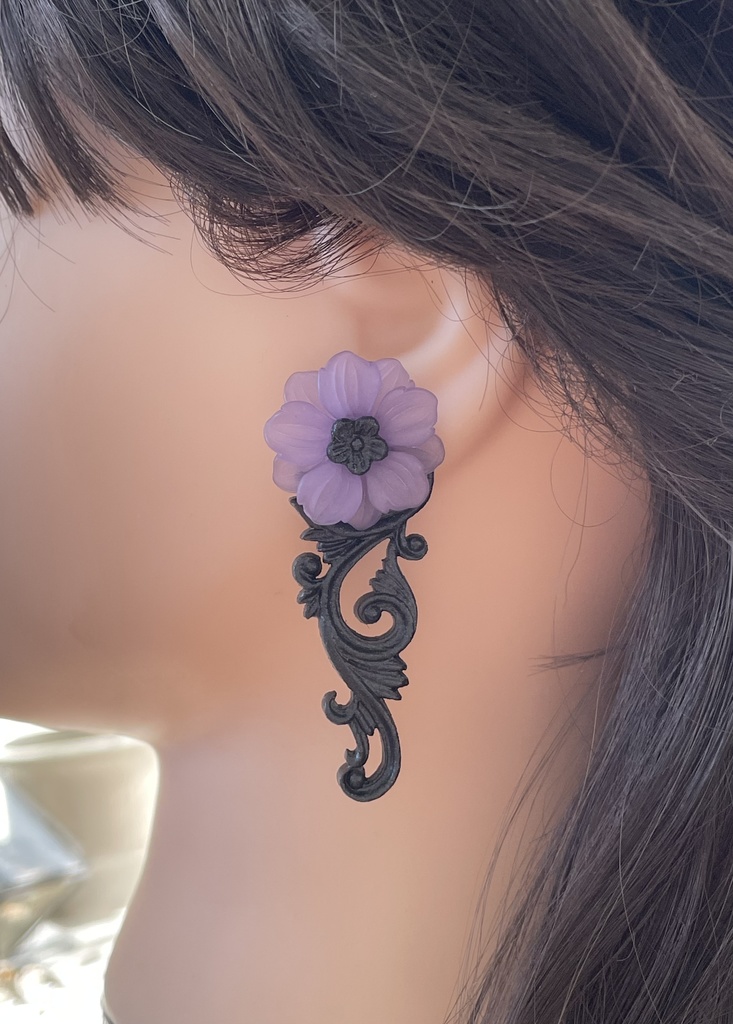 ハーデスイメージ:ピアス