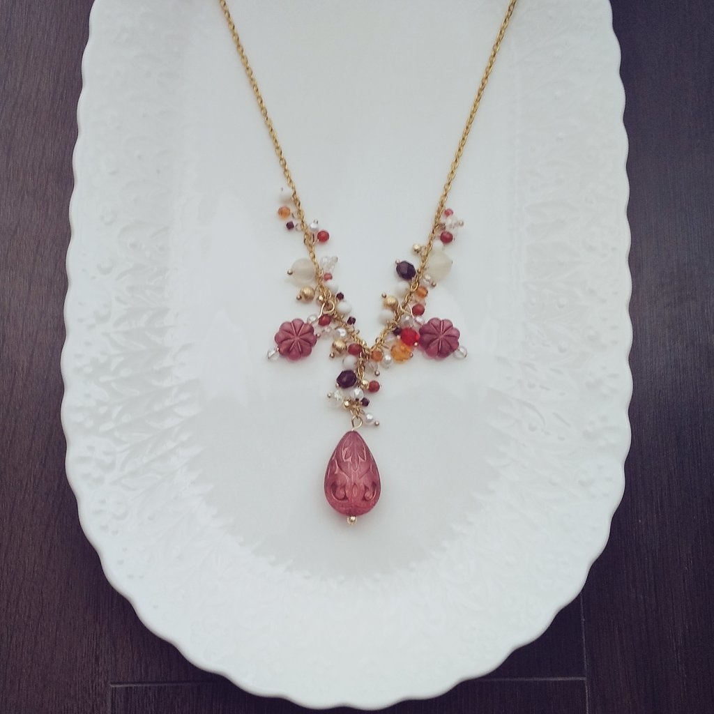 手染めビーズのゴージャスネックレス(鬼滅の刃)