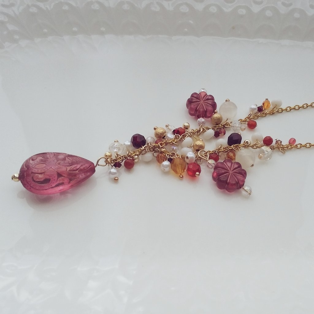 手染めビーズのゴージャスネックレス(鬼滅の刃)