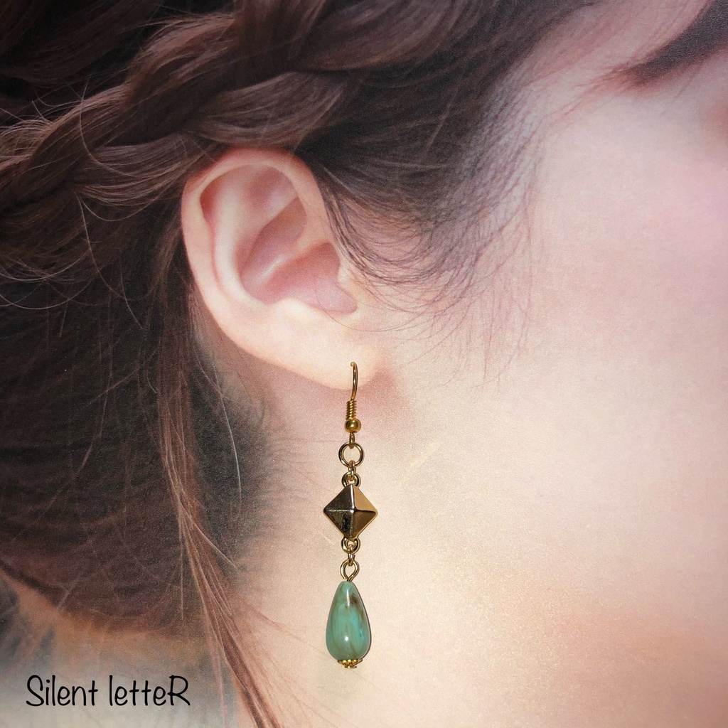 ターコイズ風耳飾り -Gold- ピアス