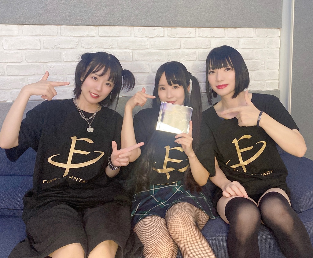 FIRST CONTACT "FC" T-shirts