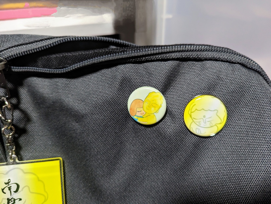 ののさまのピンバッジ