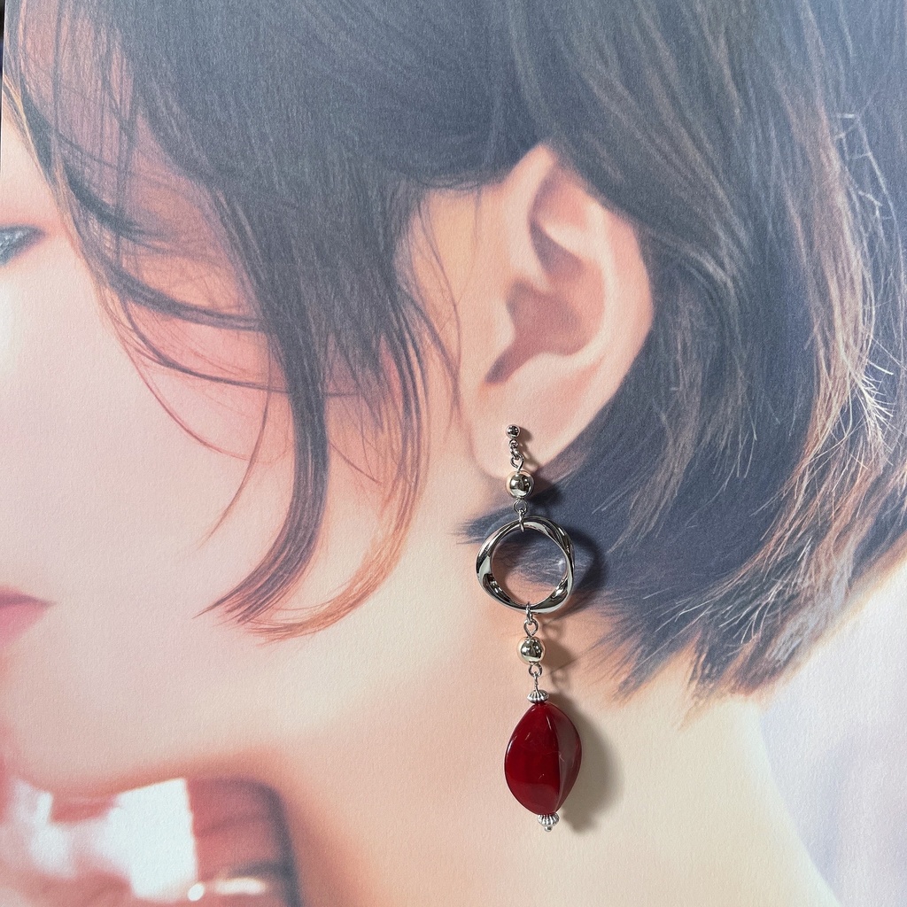 赤井秀一 シルバーブレットのピアス・イヤリング