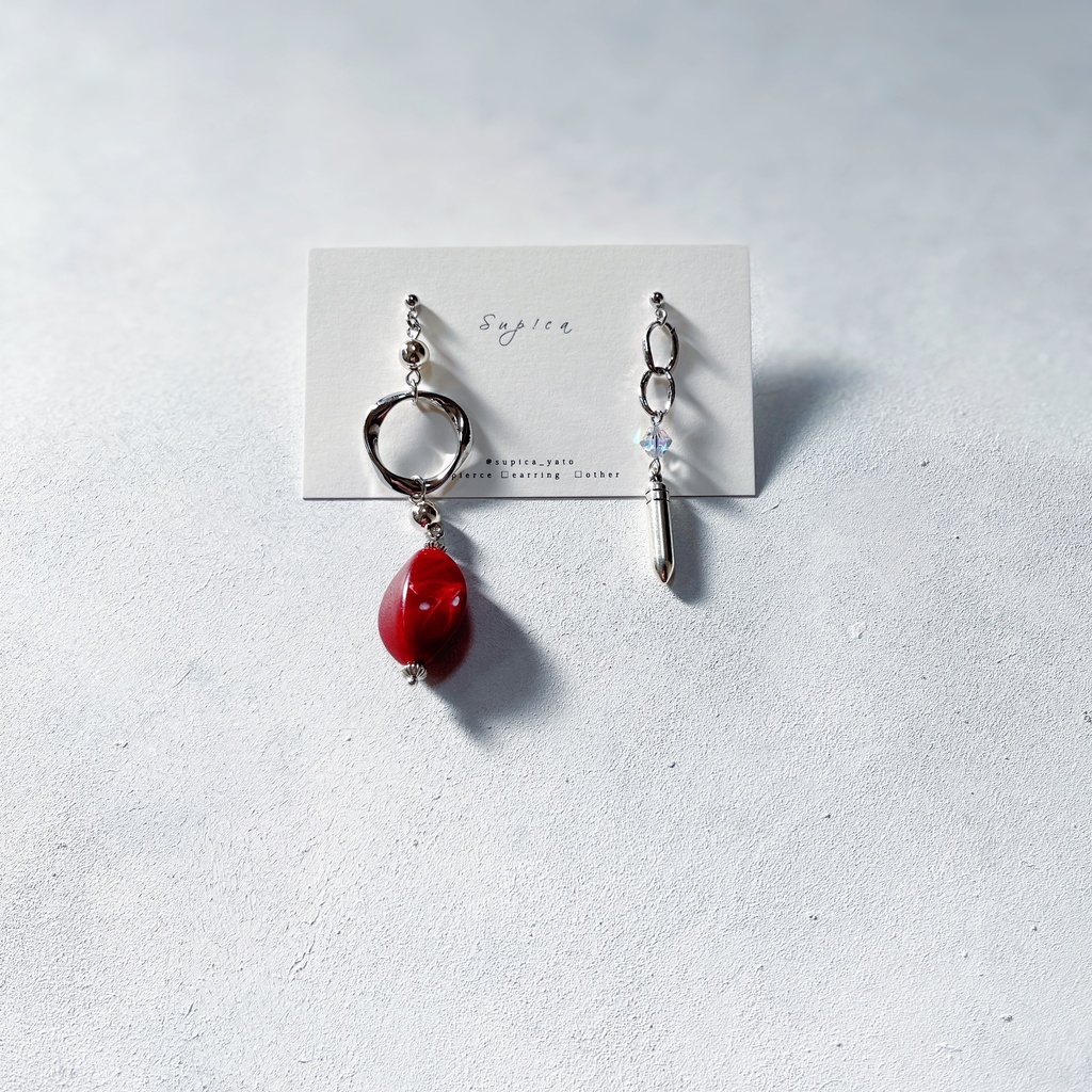 赤井秀一 シルバーブレットのピアス・イヤリング