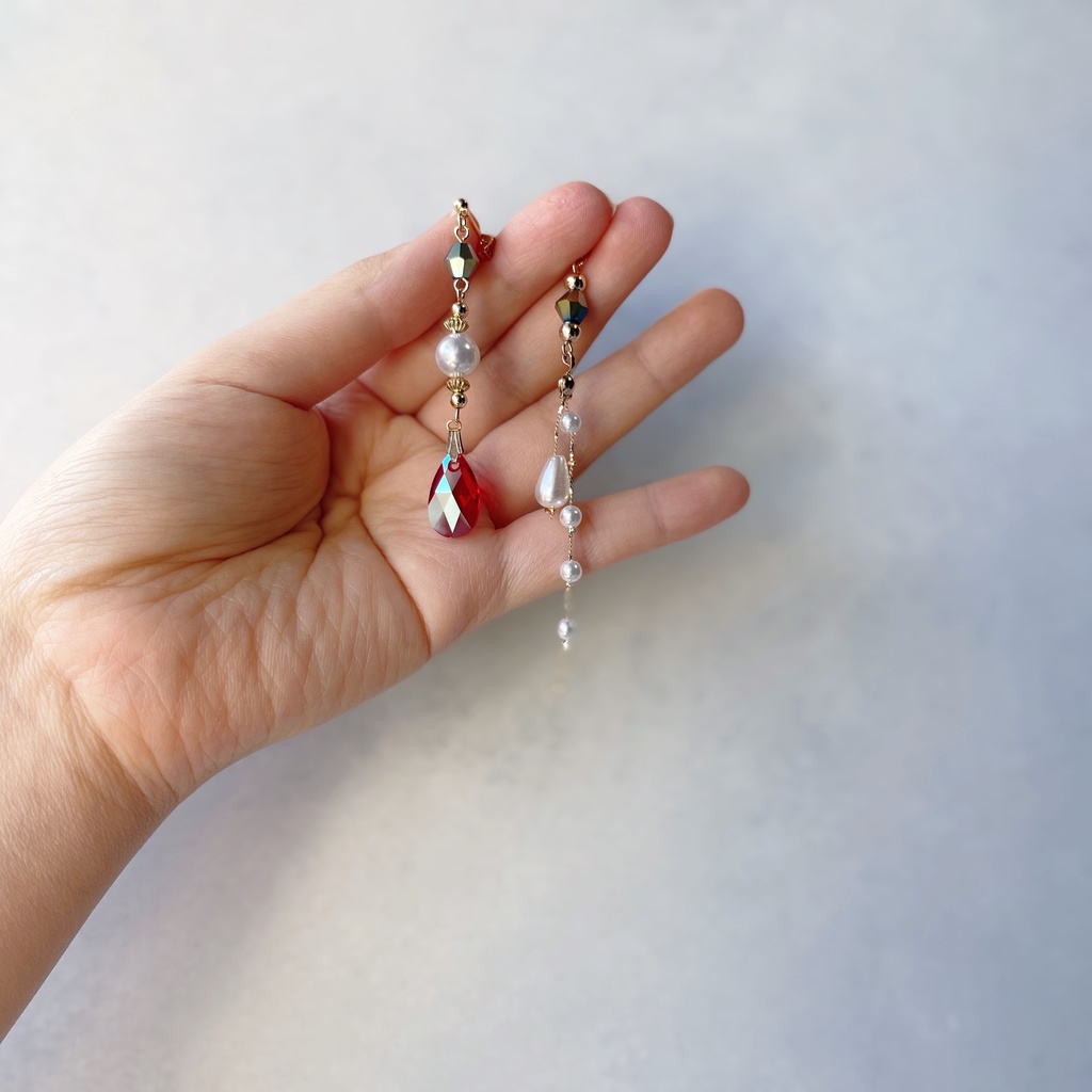 赤井秀一 大粒レアカラースワロフスキーとパールのピアス・イヤリング