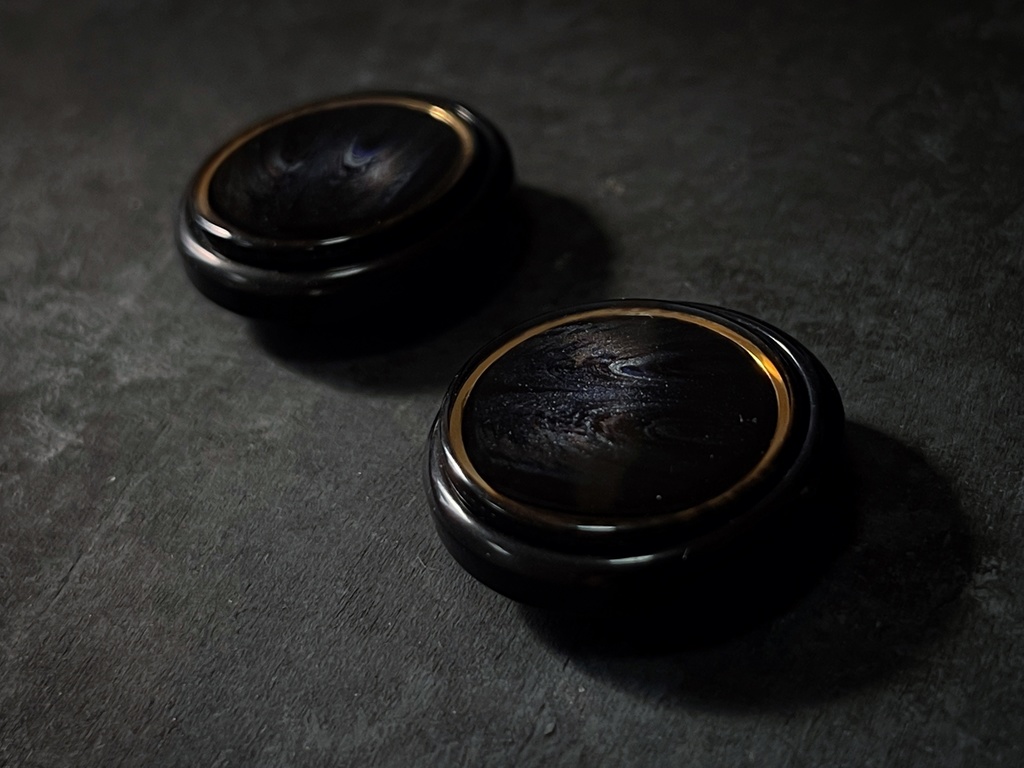 【一点もの】夏油傑 ヴィンテージボタンのイメージピアス・イヤリング