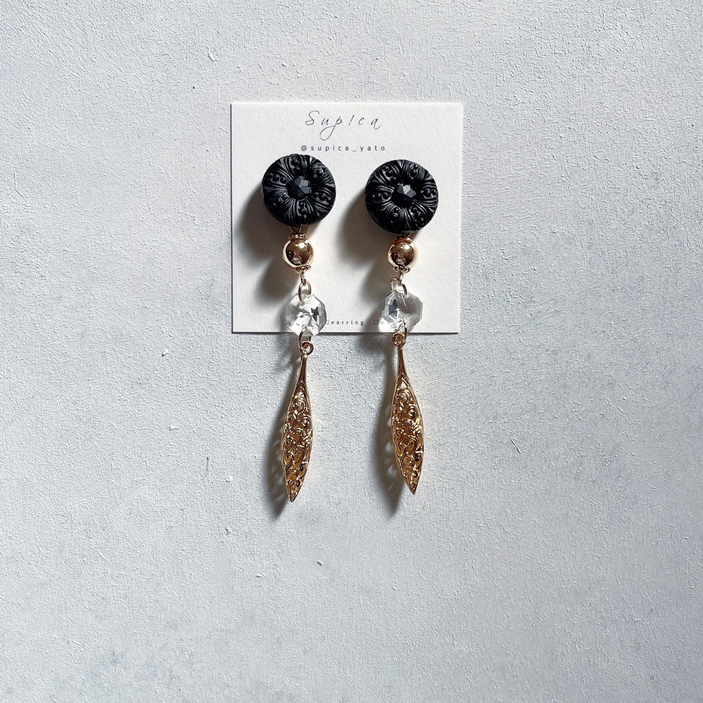 【一点もの】夏油傑 ヴィンテージガラスボタンのイメージピアス・イヤリング