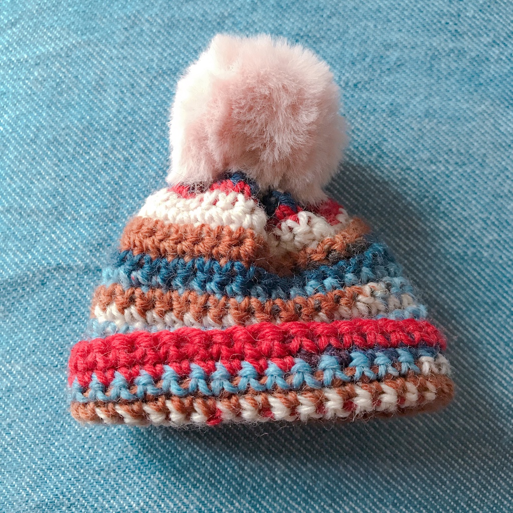 ファーポンポン付き段染めニット帽(ぬい用)