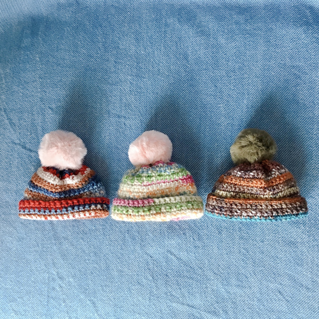 ファーポンポン付き段染めニット帽(ぬい用)