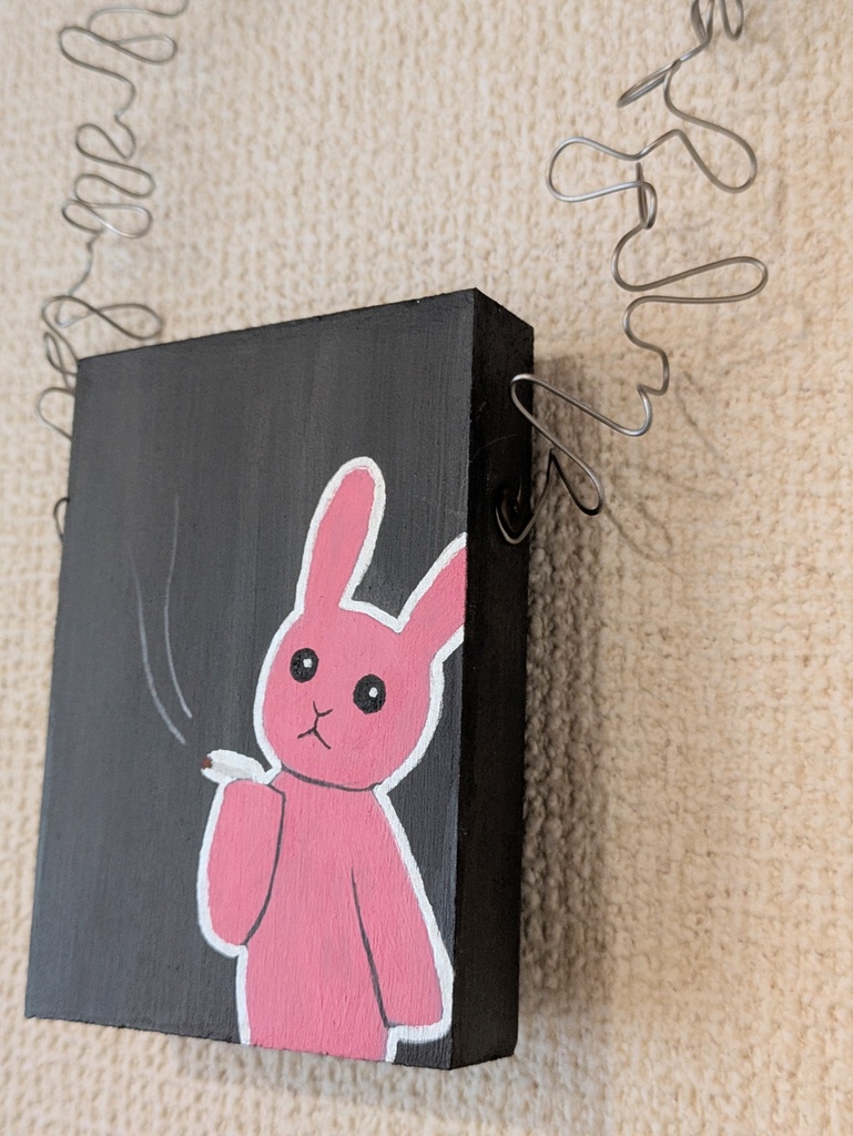 煙草を吸うウサギ