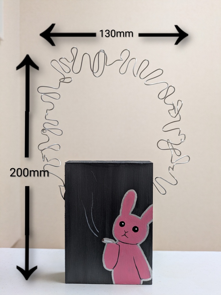 煙草を吸うウサギ