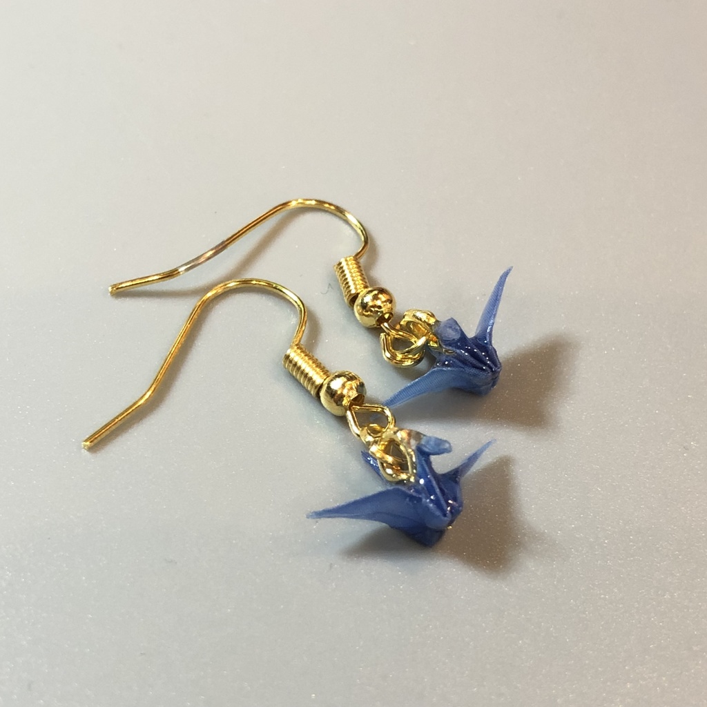 『鶴来る(つるきたる)S』 折り紙 折り鶴 ピアス イヤリング | ライトブルー