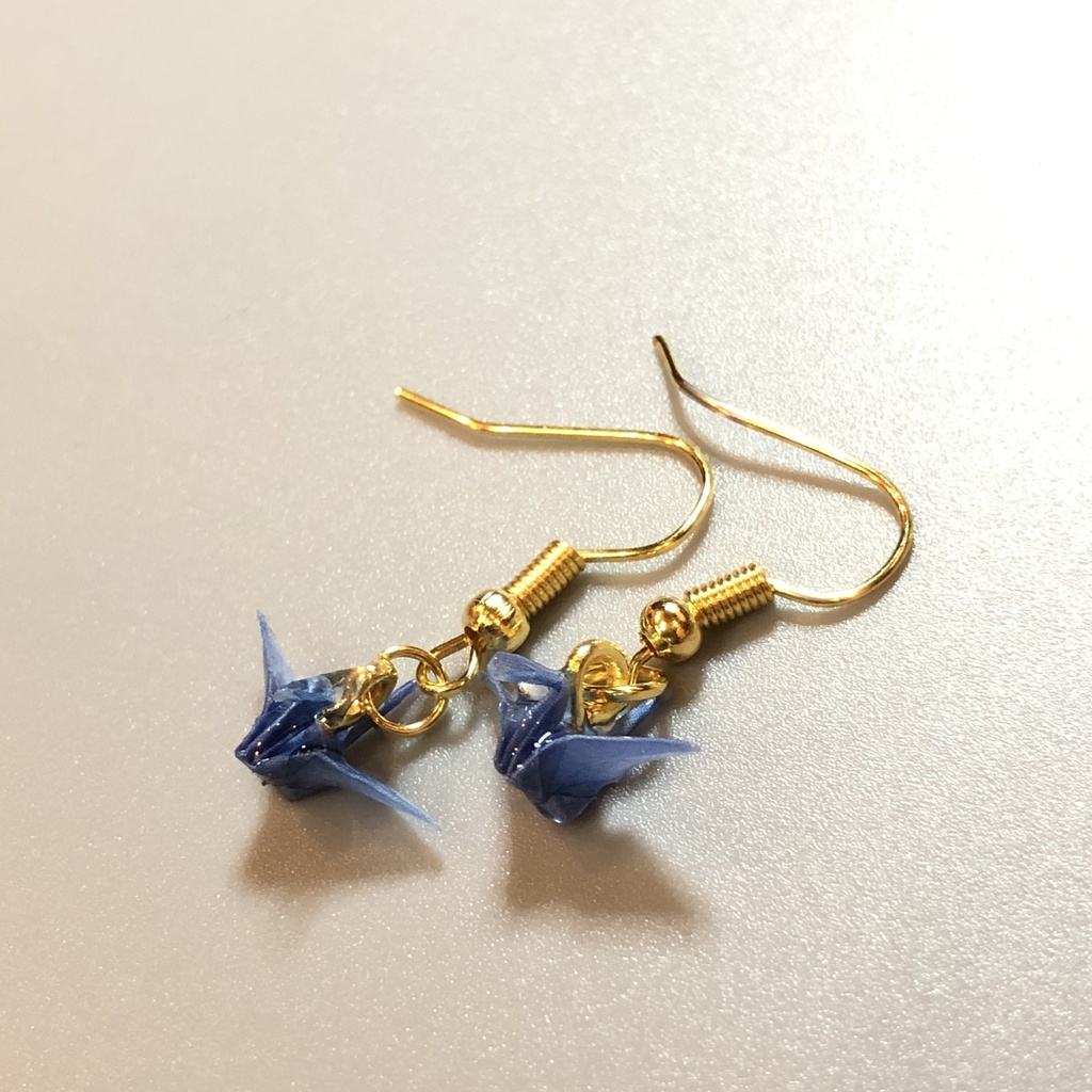 『鶴来る(つるきたる)S』 折り紙 折り鶴 ピアス イヤリング | ライトブルー