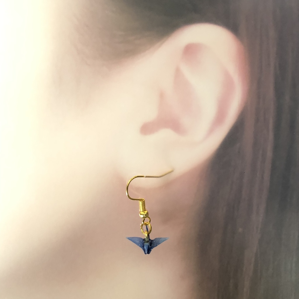 『鶴来る(つるきたる)S』 折り紙 折り鶴 ピアス イヤリング | ライトブルー