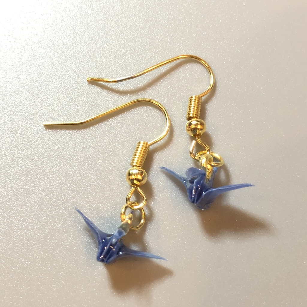 『鶴来る(つるきたる)S』 折り紙 折り鶴 ピアス イヤリング | ライトブルー