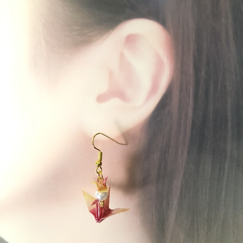 『鶴の戯れ』 折り紙 折り鶴 ピアス イヤリング | ピンク×イエロー