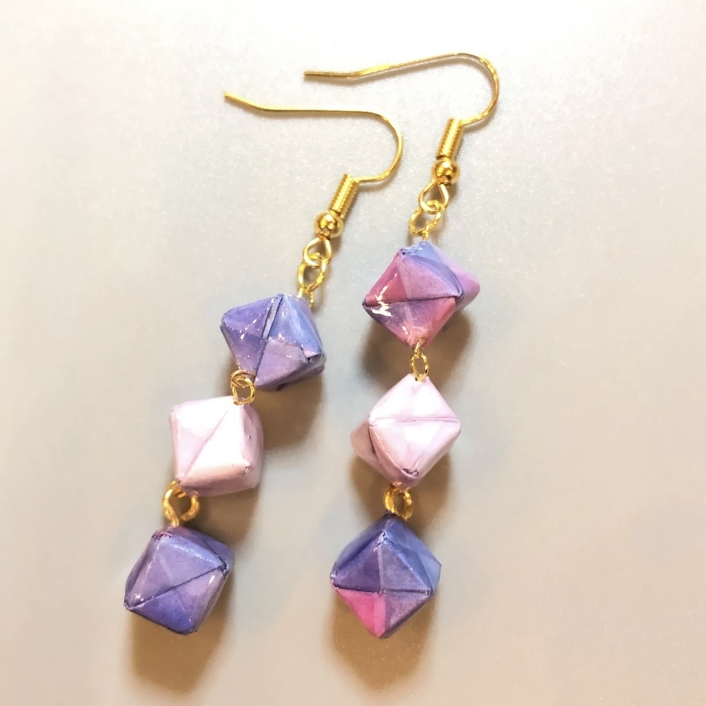 『キューブ 3』 折り紙 ピアス イヤリング | パープル×ピンク