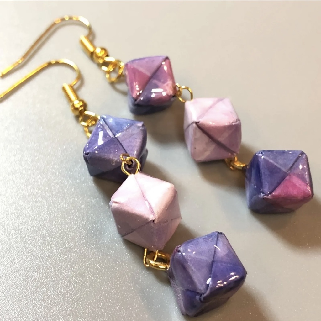 『キューブ 3』 折り紙 ピアス イヤリング | パープル×ピンク