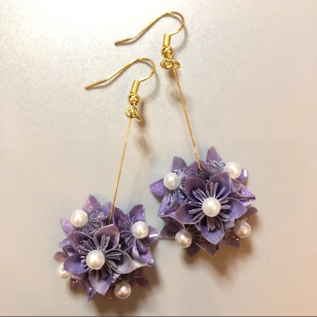 『花の贈りもの ールリマツリー』折り紙 くす玉 ピアス イヤリング | パープル