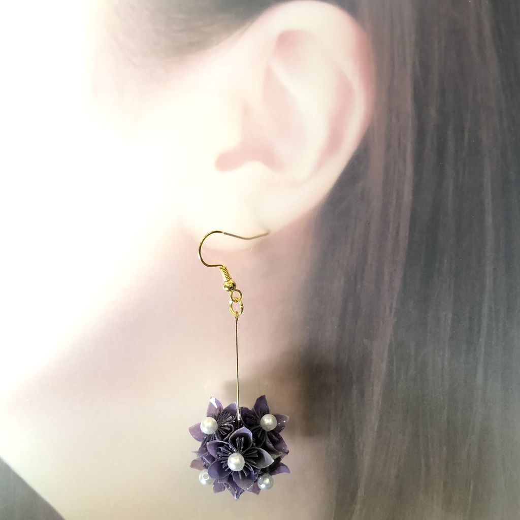 『花の贈りもの ールリマツリー』折り紙 くす玉 ピアス イヤリング | パープル