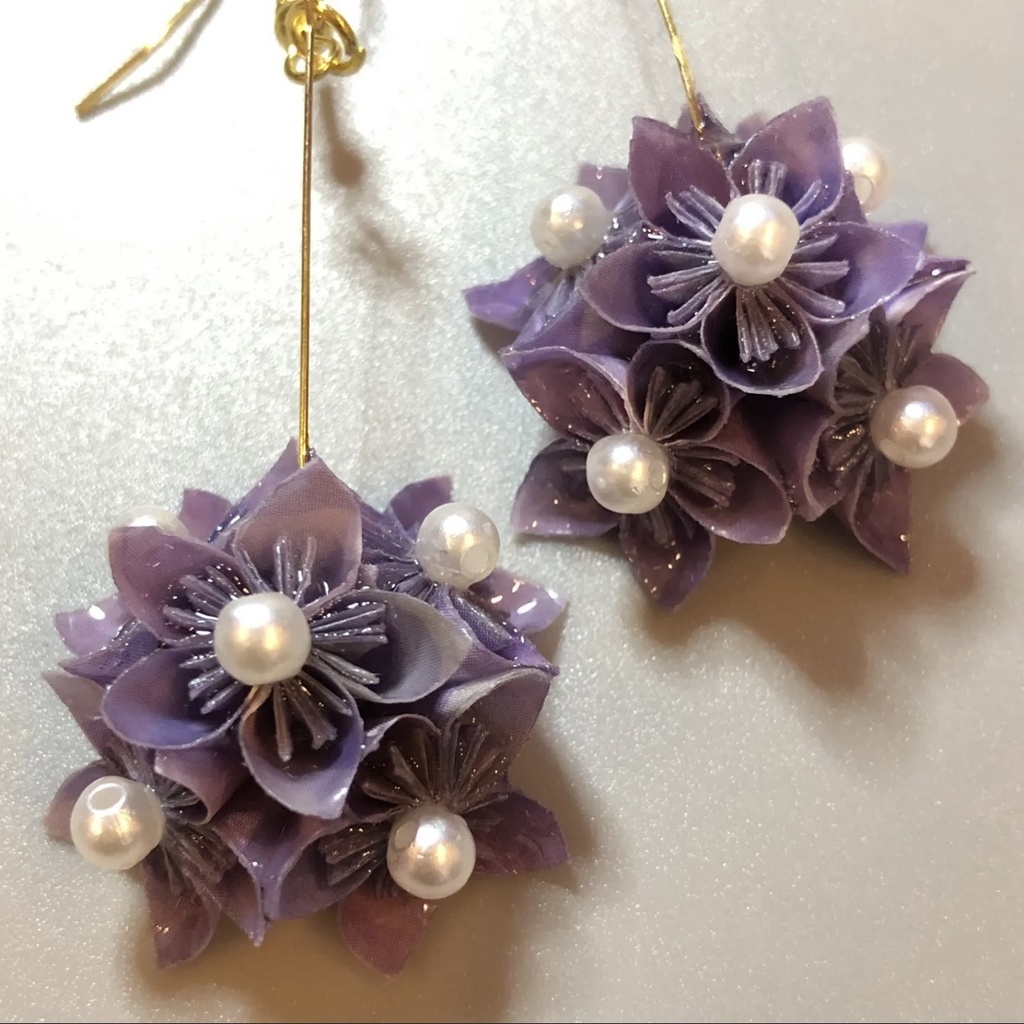 『花の贈りもの ールリマツリー』折り紙 くす玉 ピアス イヤリング | パープル