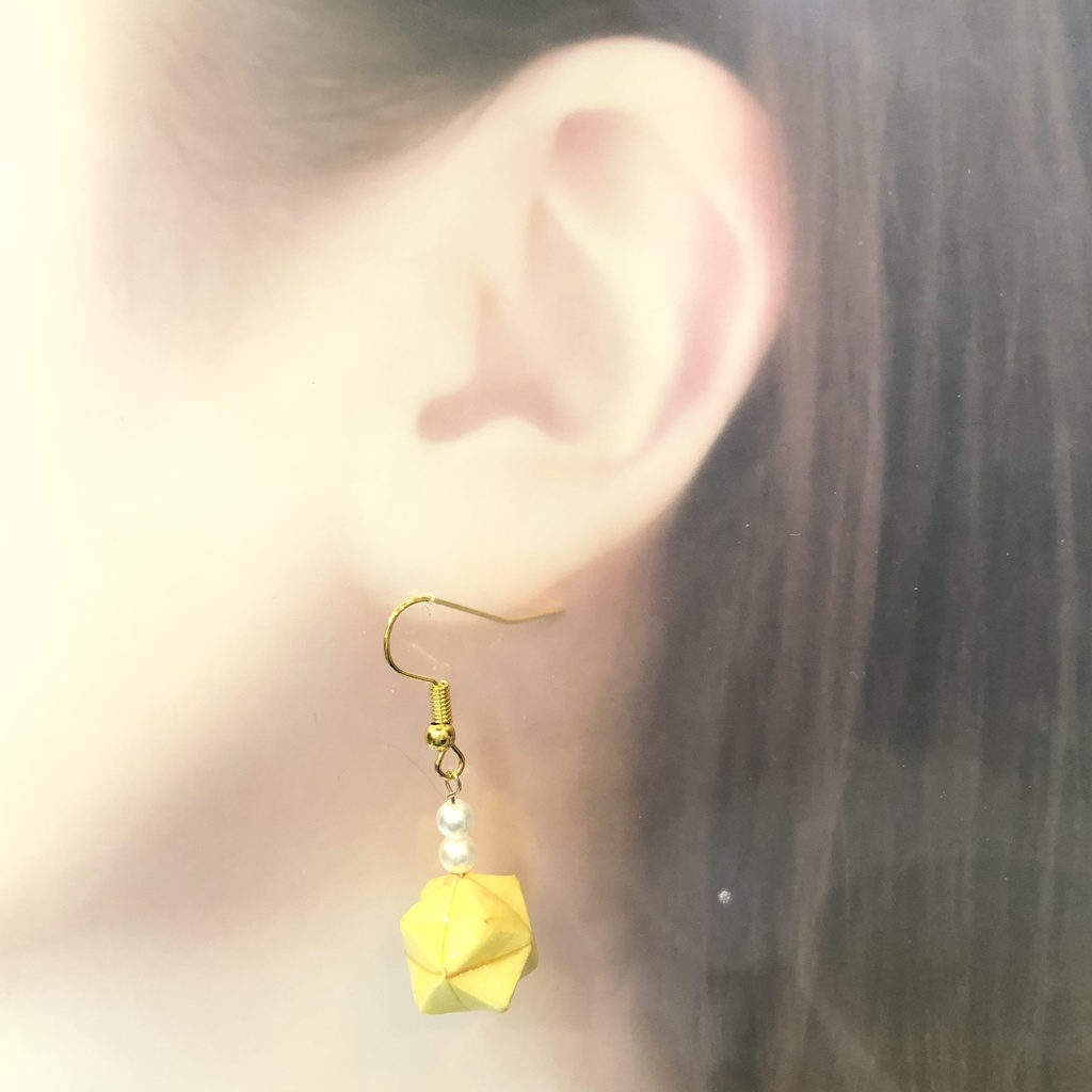 『SnowMix♪ ーはちみつー』 折り紙 くす玉 ピアス イヤリング | イエロー