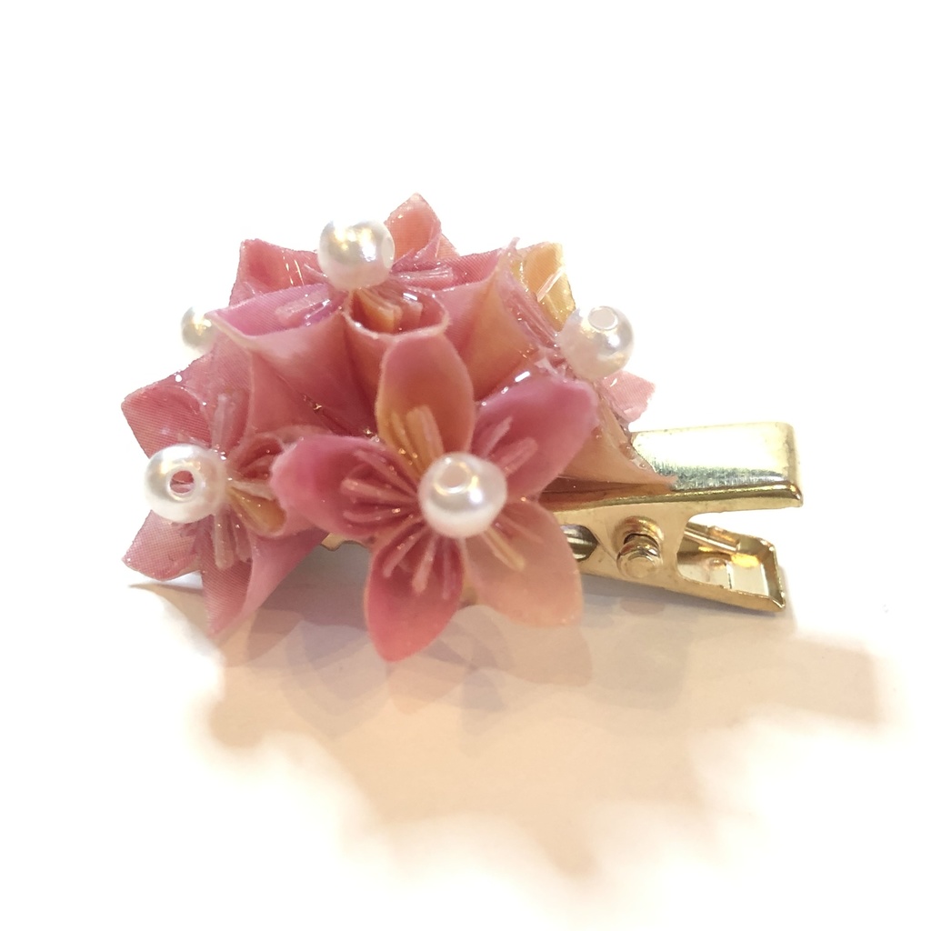 『花だより』 折り紙 くす玉 ヘアクリップ ヘアピン | ピンク