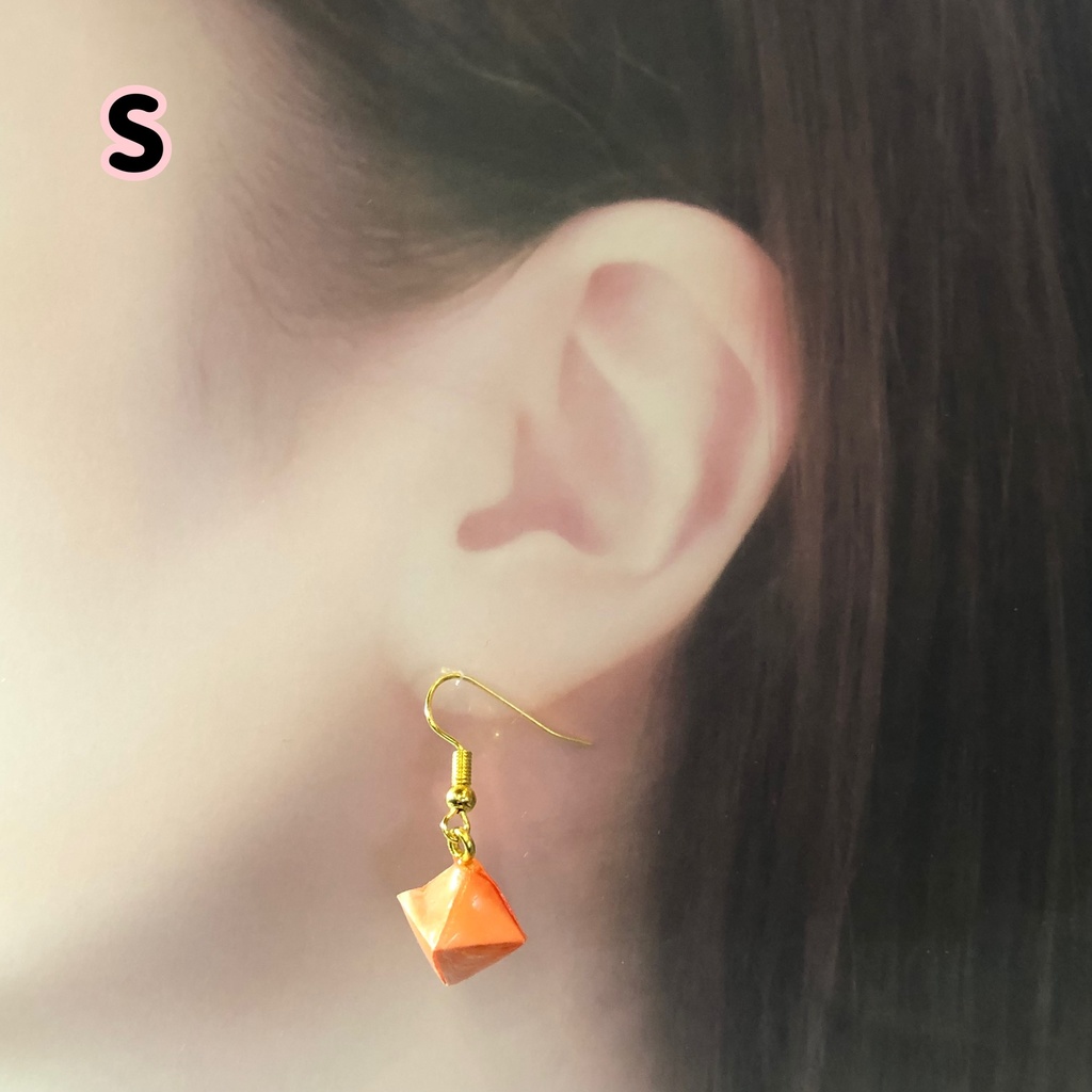 『ダイヤモンドキューブ』 折り紙 ピアス イヤリング | オレンジ
