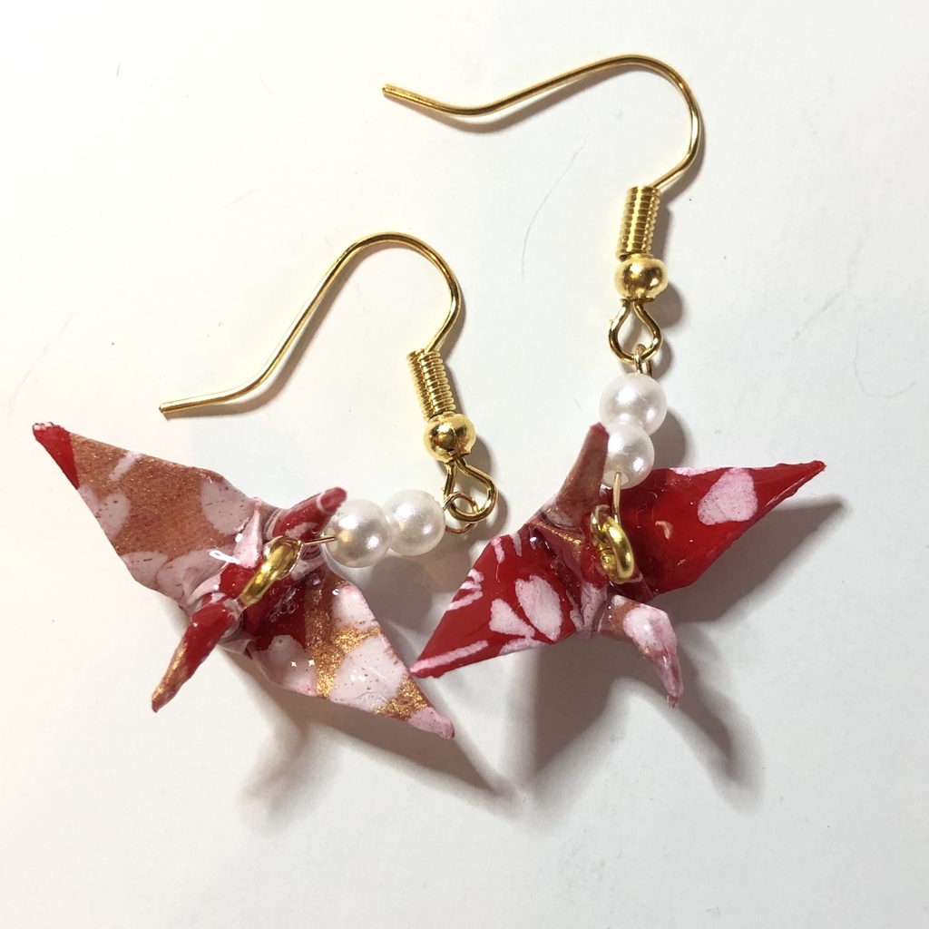 【一点もの】 『鶴の故郷』 美濃和紙 折り鶴 ピアス イヤリング | レッド