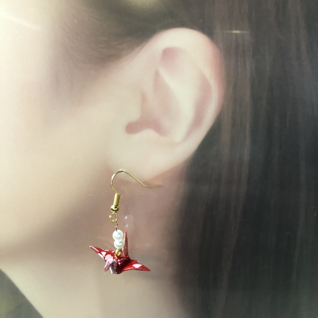 【一点もの】 『鶴の故郷』 美濃和紙 折り鶴 ピアス イヤリング | レッド