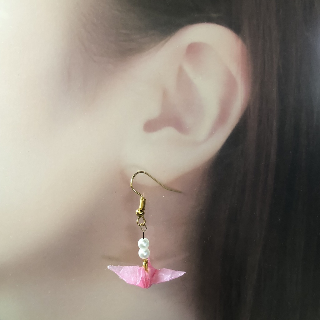 【一点もの】 『鶴の故郷』 美濃和紙 折り鶴 ピアス イヤリング | ピンク