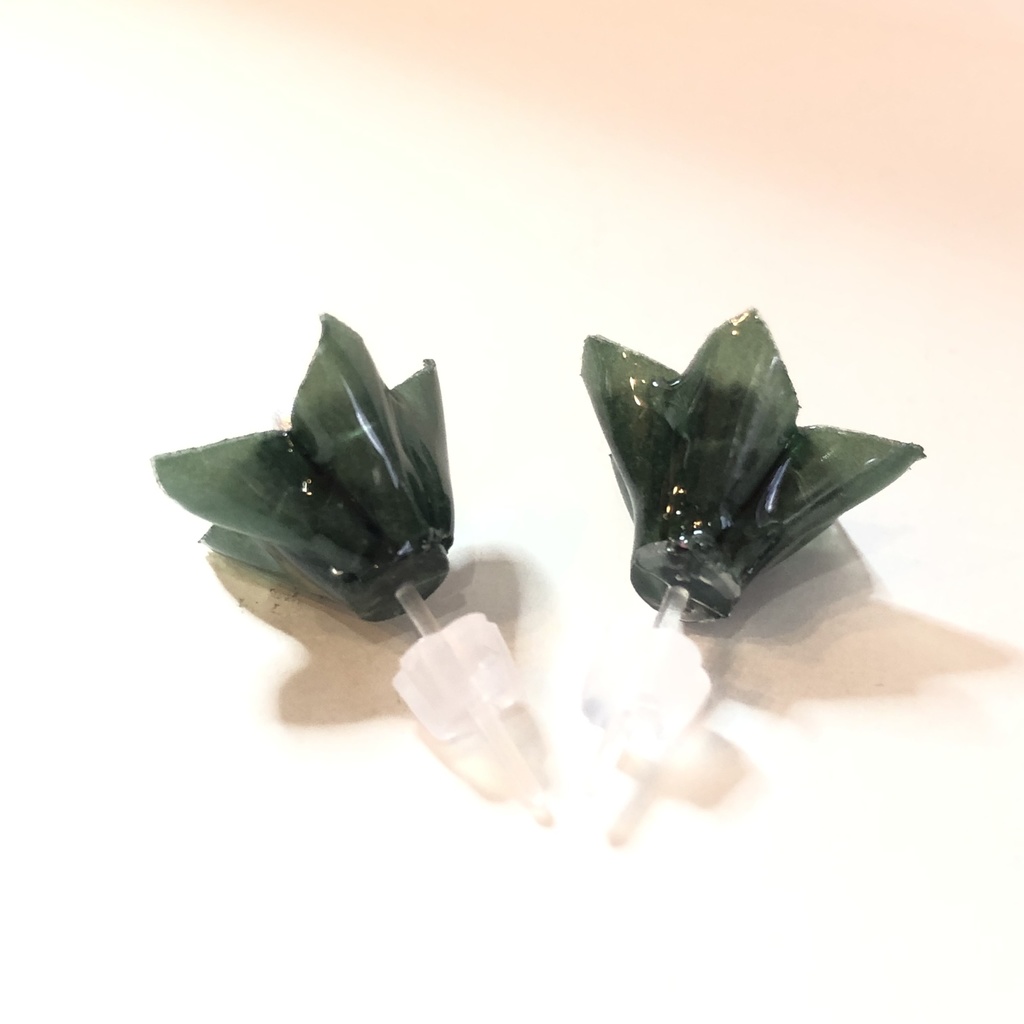 『花のかけら』 グラシンペーパー 折り紙 ピアス | 秋冬カラー