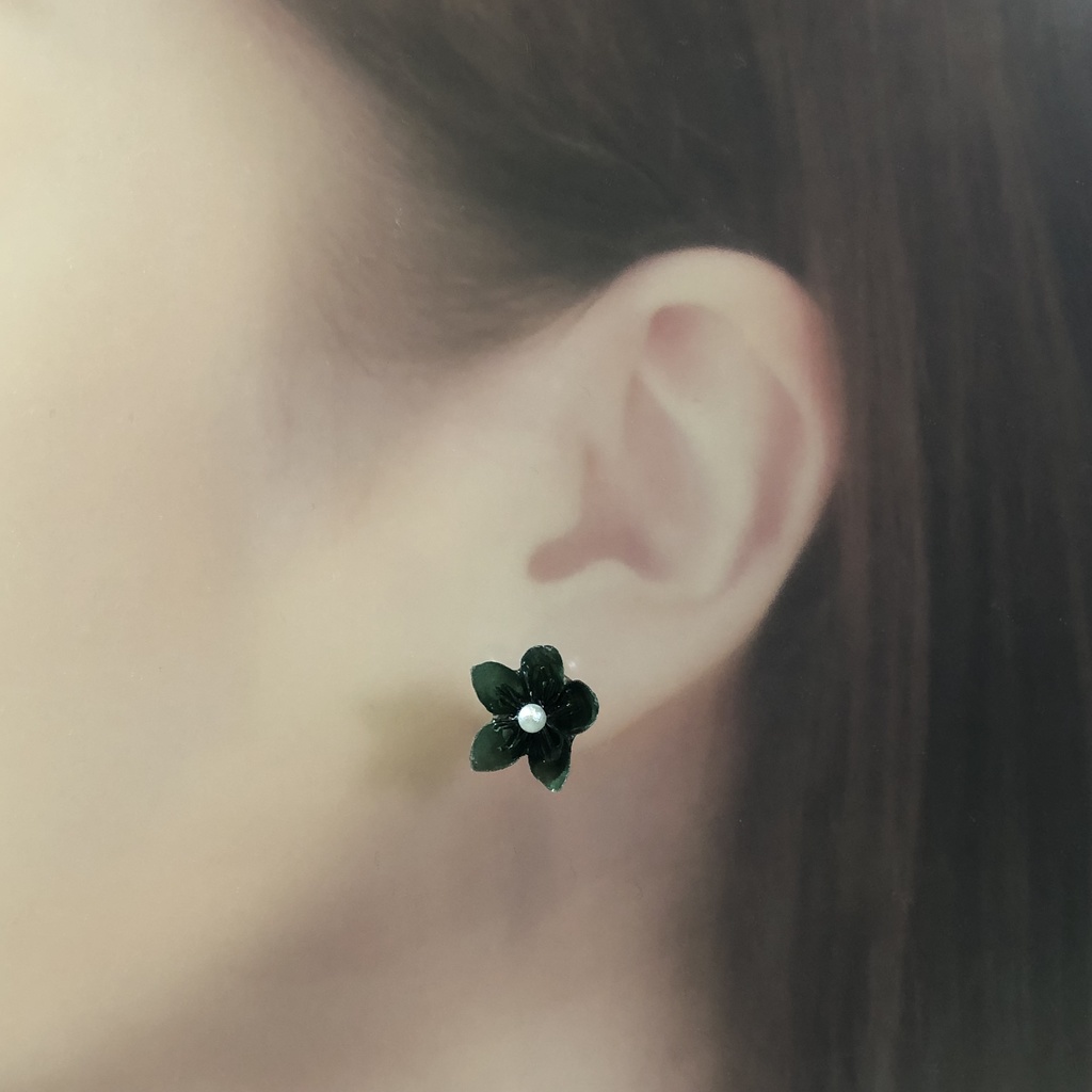 『花のかけら』 グラシンペーパー 折り紙 ピアス | 秋冬カラー