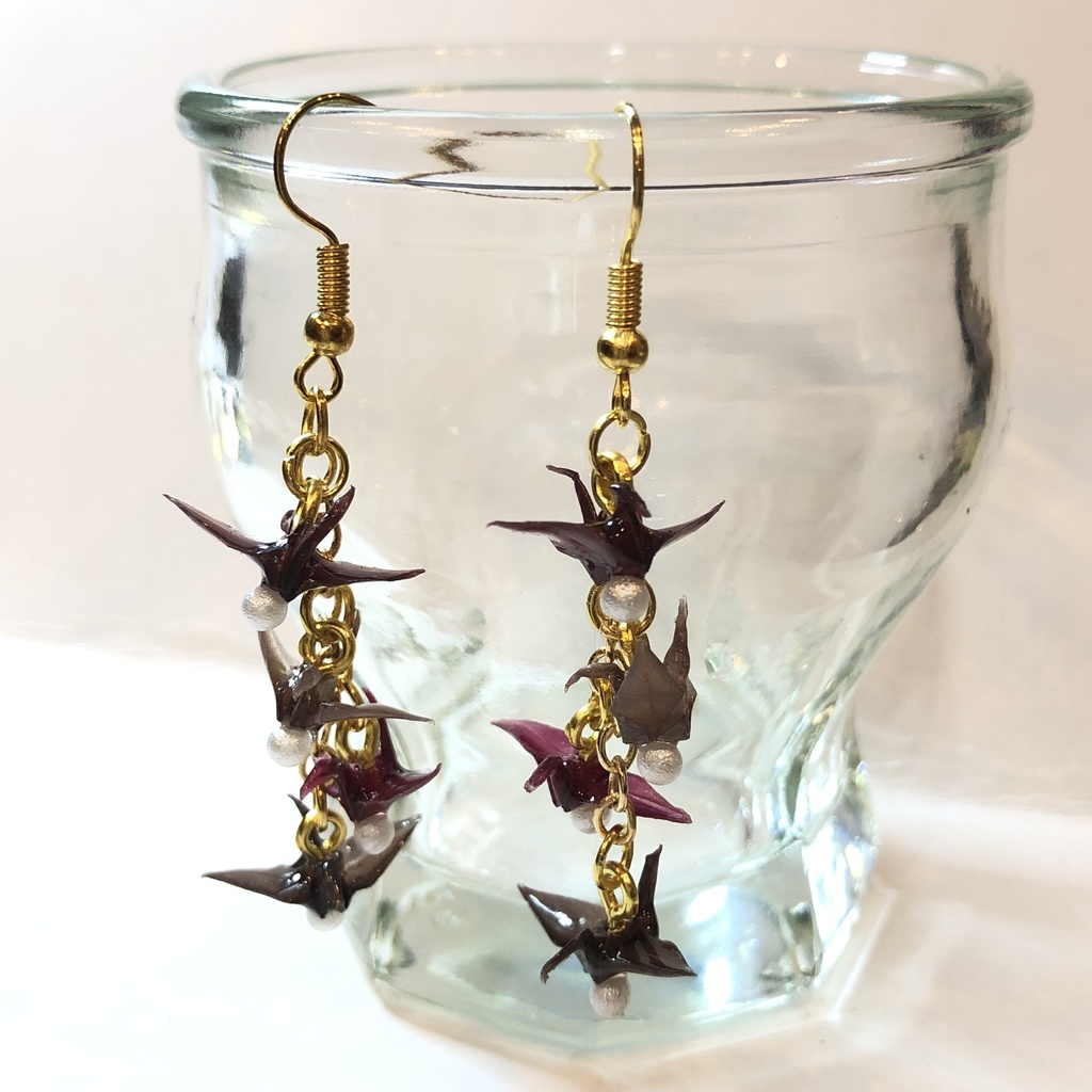 『鶴の再会』 折り紙 折り鶴 グラシンペーパー ピアス イヤリング | 秋冬カラー