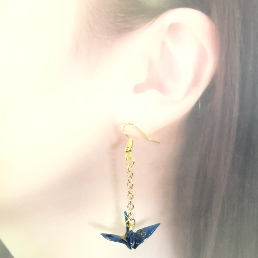 【一点もの】 『鶴の約束』 美濃和紙 折り鶴 ピアス イヤリング | ブルー