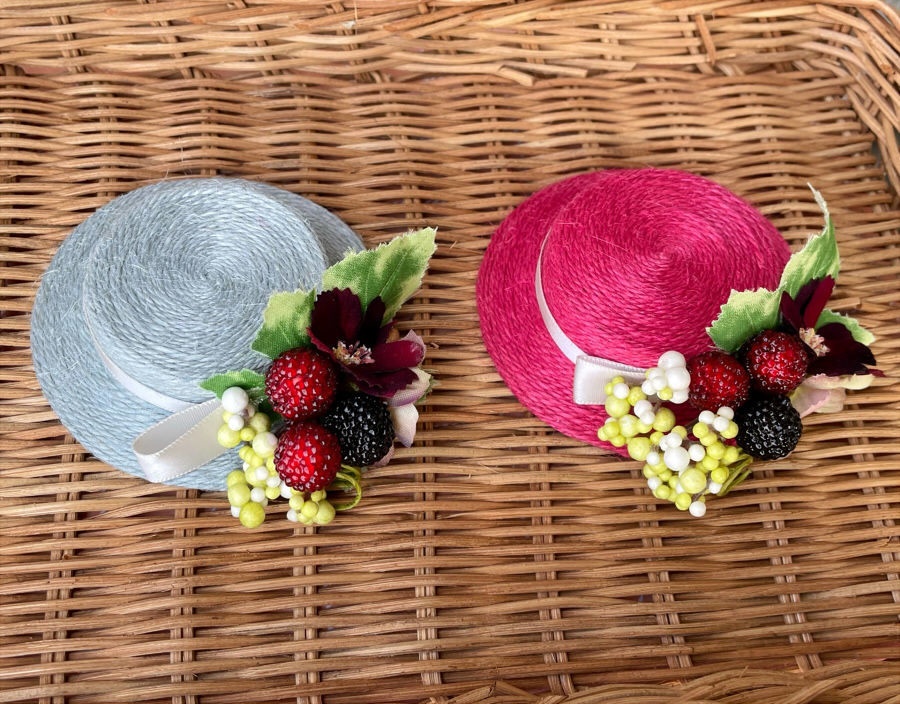 ベリーとお花の帽子