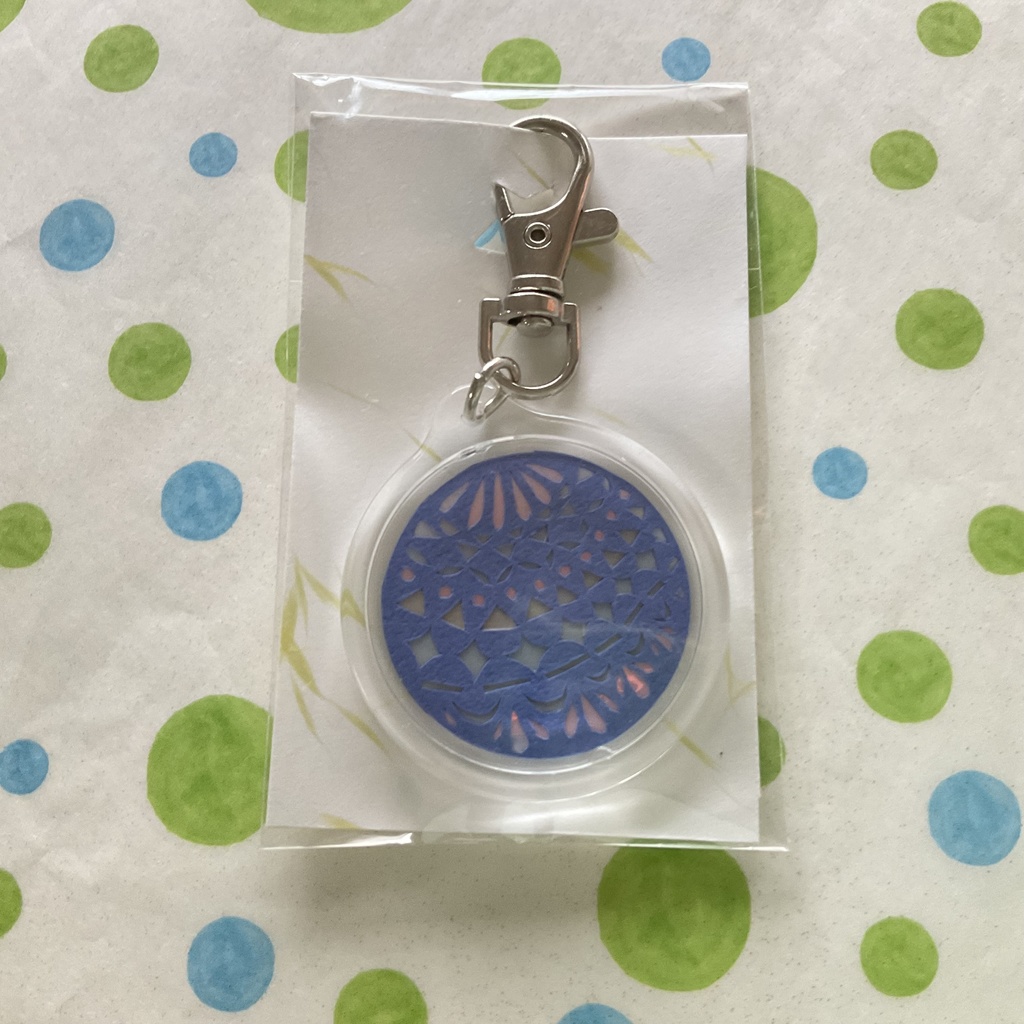 切り絵キーホルダー(青紫)