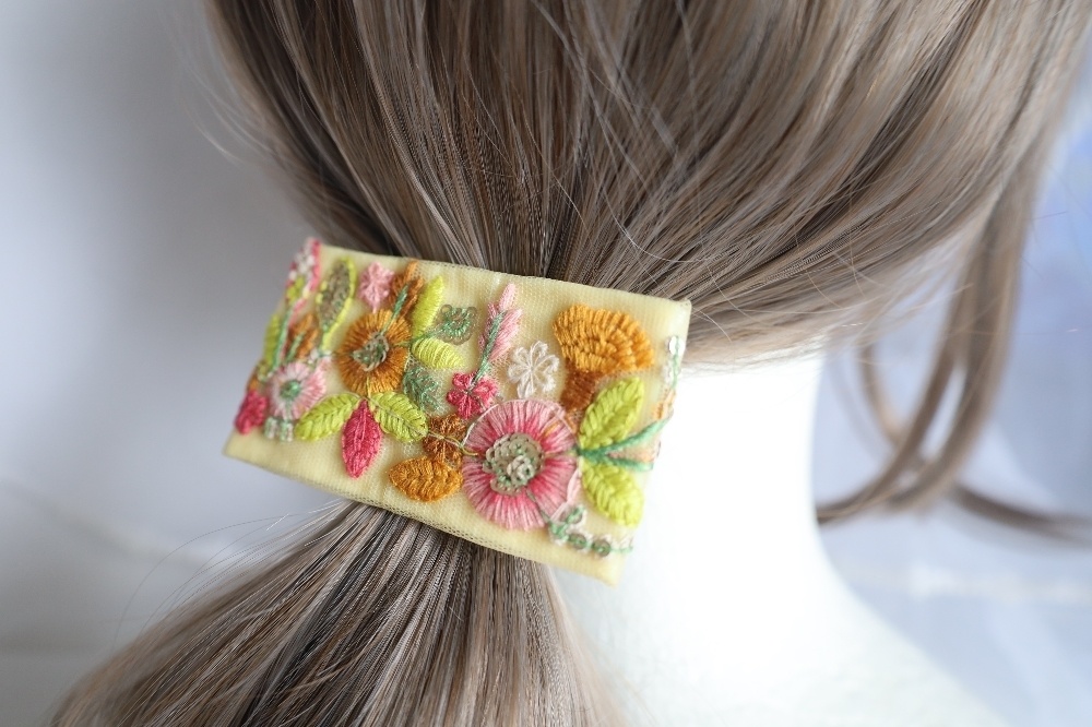 セリーヌ FEエンゲージ イメージ シュシュ ポニーフック