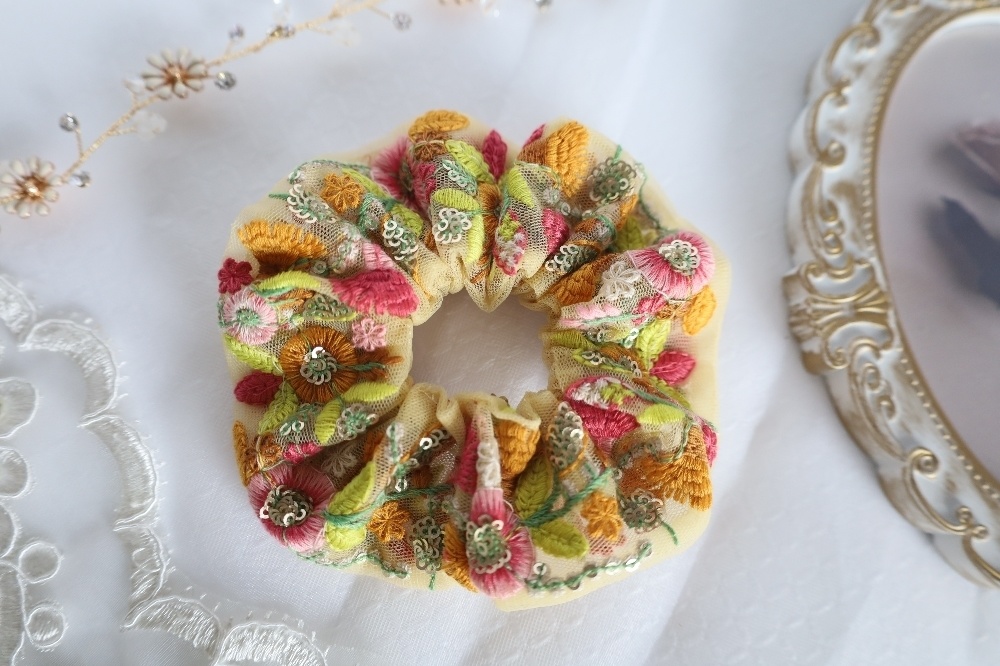 セリーヌ FEエンゲージ イメージ シュシュ ポニーフック