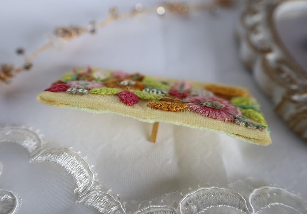 セリーヌ FEエンゲージ イメージ シュシュ ポニーフック