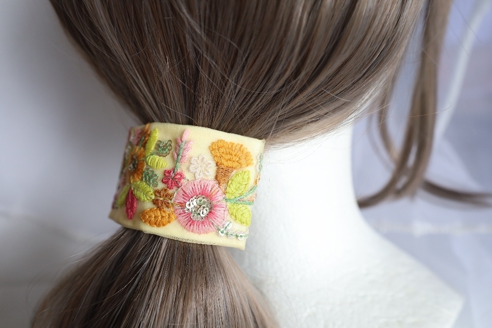 セリーヌ FEエンゲージ イメージ シュシュ ポニーフック