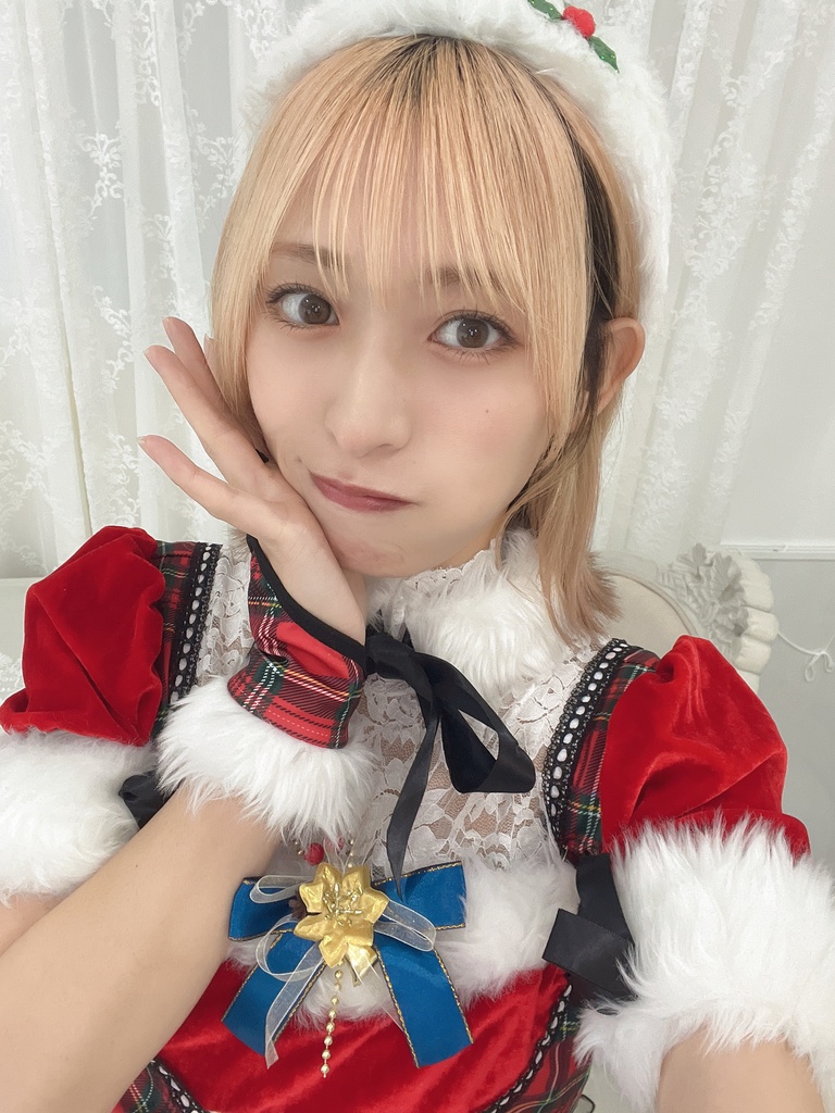 赤サンタと可愛い服のランチェキ