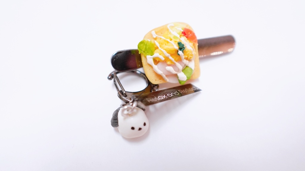 シマエナガとたまごサンドのバッグチャーム