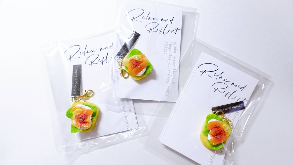 サーモンのオープンサンドチャーム