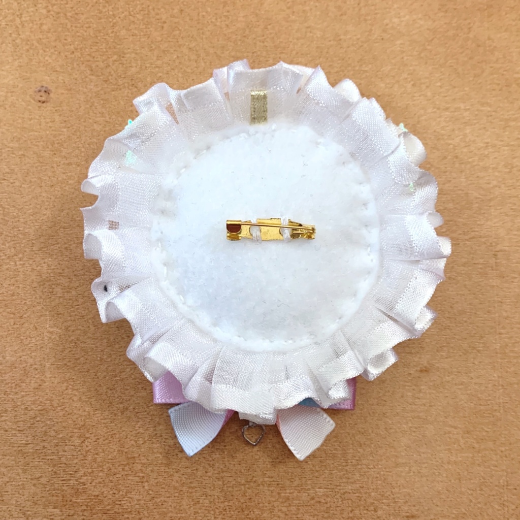 天使の羽 缶バッジロゼット ホワイトカラー シフォン