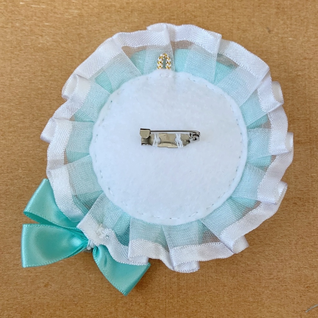 くま耳缶バッジロゼット ミント × ホワイトシフォン プリンス