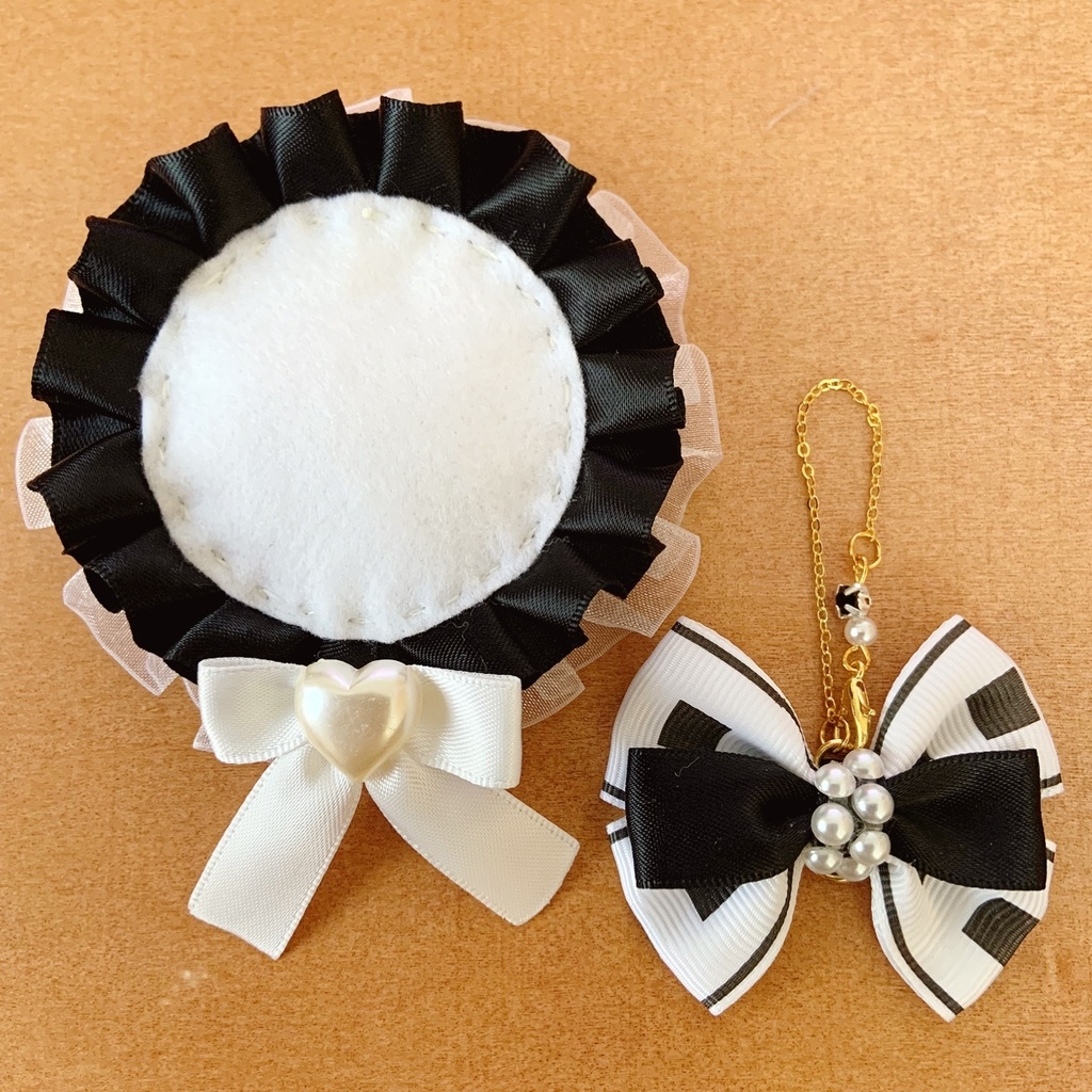 缶バッジロゼット バッグチャーム セット ブラックチェック ハート