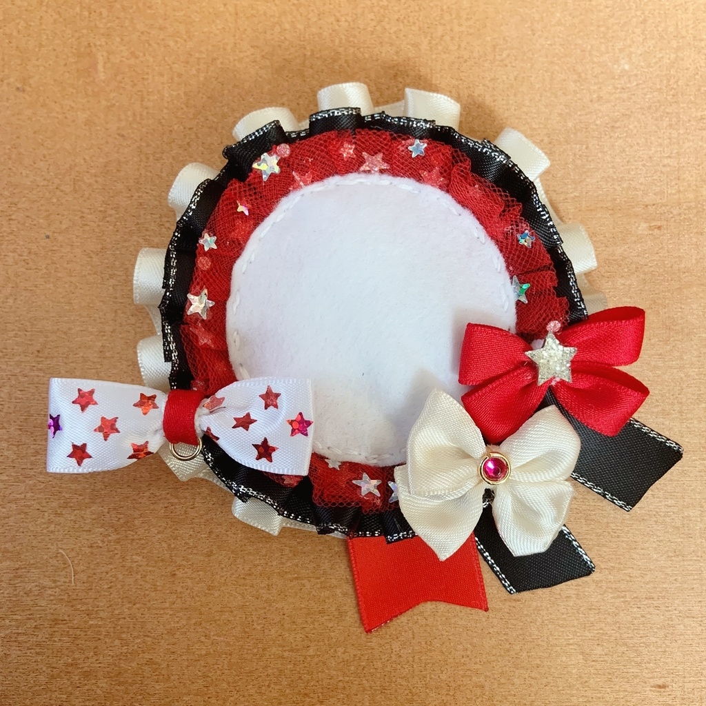 キーホルダーも付けられる 缶バッジロゼット レッド モノトーン スター