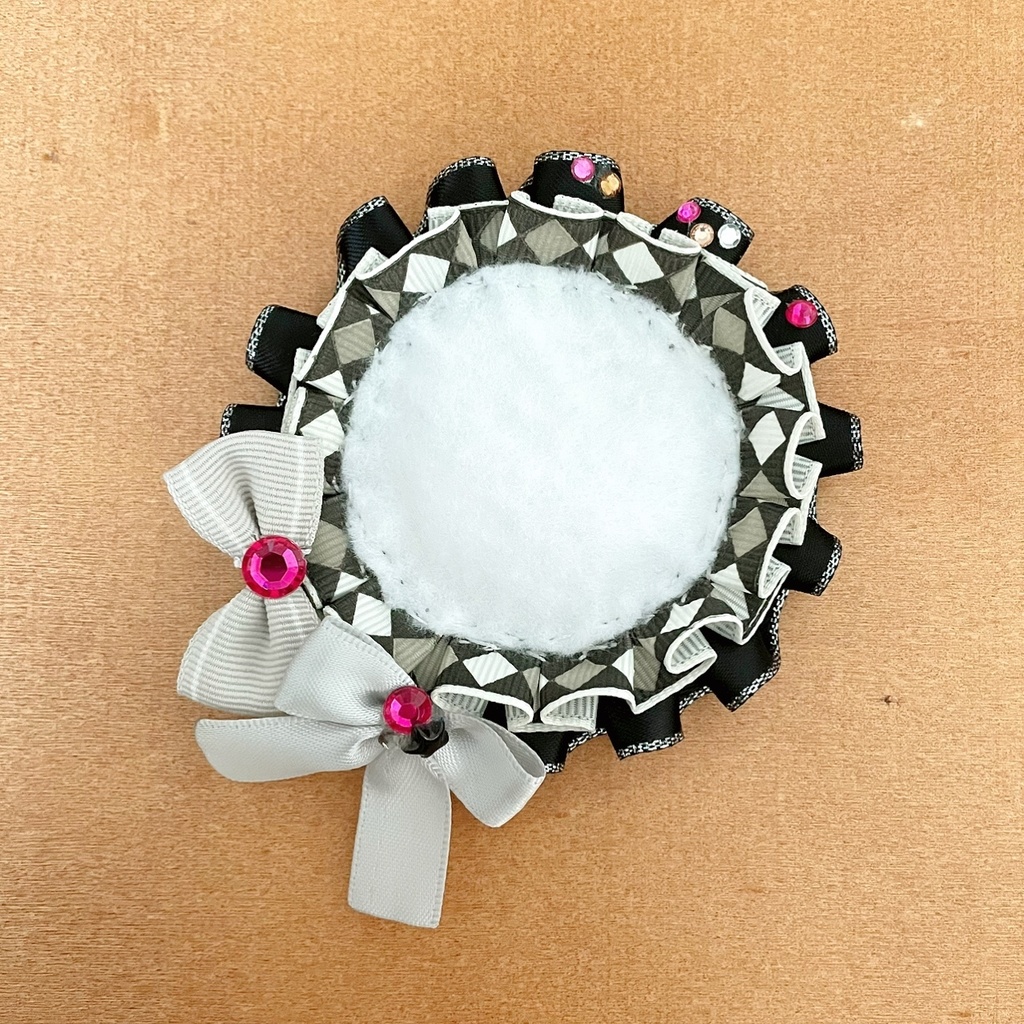 缶バッジロゼット カードケース ブラック レッドストーン