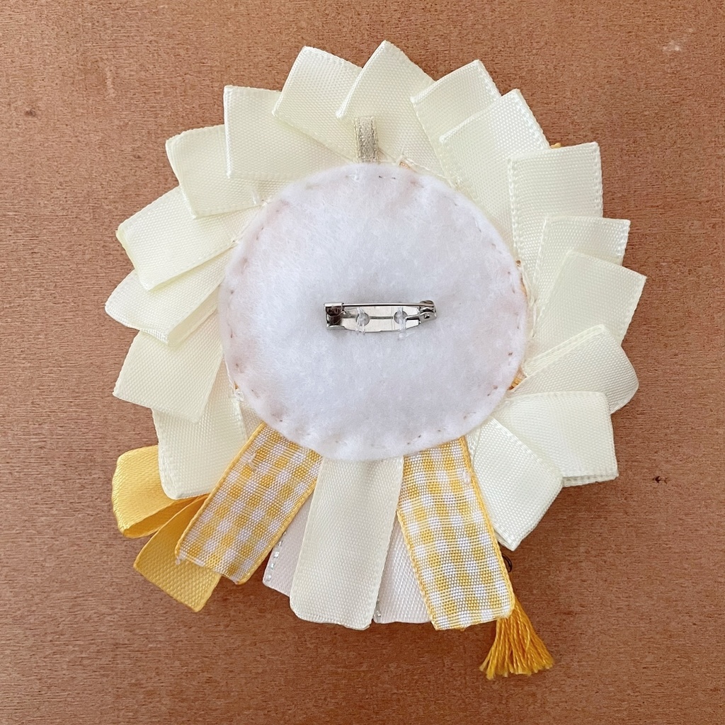 缶バッジロゼット イエローカラー レース チェック